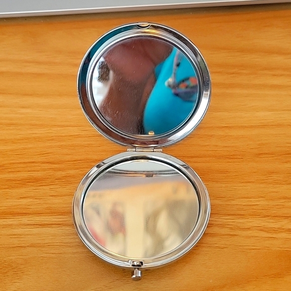 Silvertone with Roses Double Mirror Compact 3" Push Button Entry - Picture 3 of 6